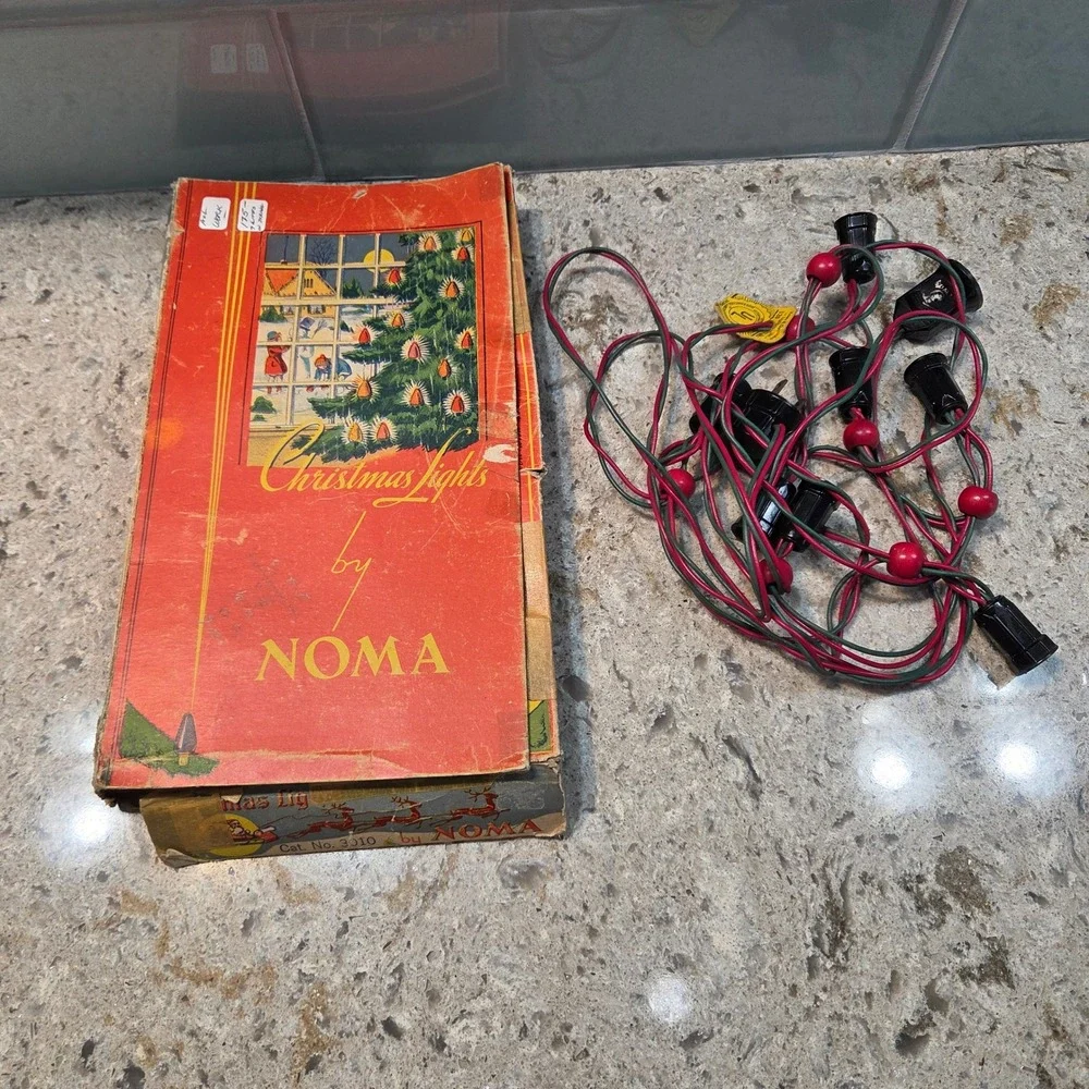 Vintage 1939 NOMA Christmas Lights 7 Socket String Red Green Wire Original Box